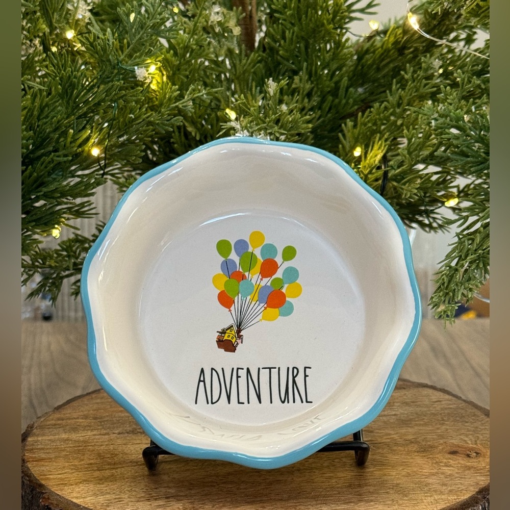 🎈Brand NEW w/Tags Rae Dunn Disney Pixar ADVENTURE Small Pie Dish - Oven Safe 🎈